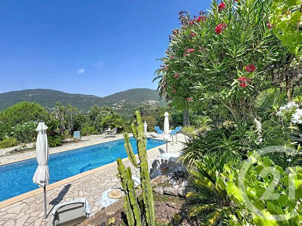 Maison à vendre  8 pièces - 190 m 2   CAVALAIRE SUR MER  - 83