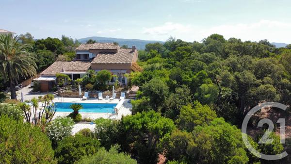 Maison à vendre  8 pièces - 190 m 2   CAVALAIRE SUR MER  - 83