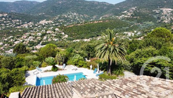 Maison à vendre  8 pièces - 190 m 2   CAVALAIRE SUR MER  - 83