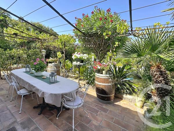 Maison à vendre  8 pièces - 190 m 2   CAVALAIRE SUR MER  - 83