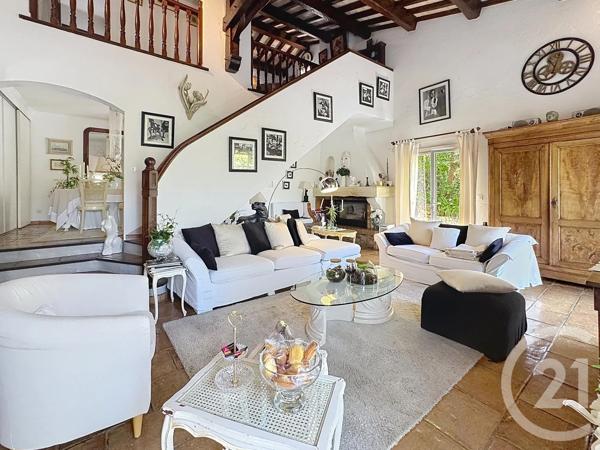 Maison à vendre  8 pièces - 190 m 2   CAVALAIRE SUR MER  - 83
