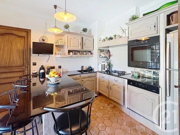 Maison à vendre  8 pièces - 190 m 2   CAVALAIRE SUR MER  - 83