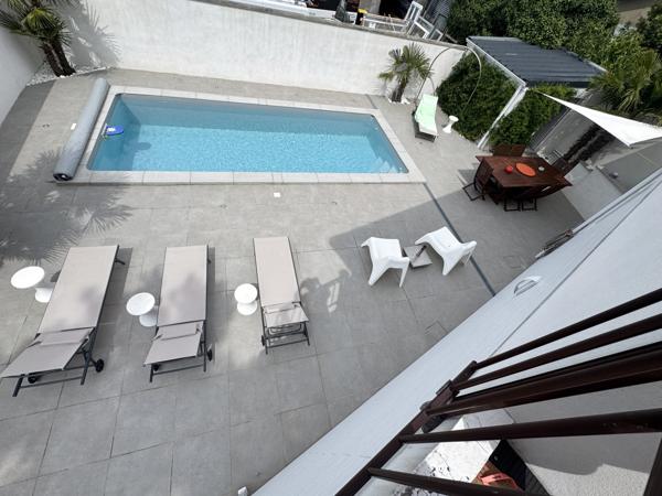 Maison
                                                                                                                                                                                                                                                                                                                        6 pièce(s)                                                                                                                                                                                                          4 chambre(s)                                                                                                                                                                                                          130  m²