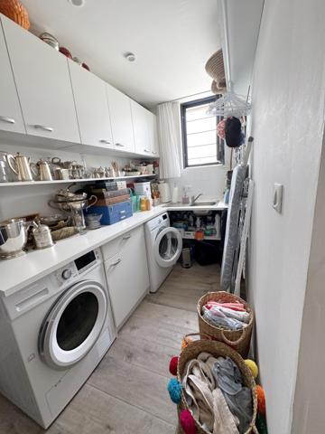 Maison
                                                                                                                                                                                                                                                                                                                        6 pièce(s)                                                                                                                                                                                                          4 chambre(s)                                                                                                                                                                                                          130  m²