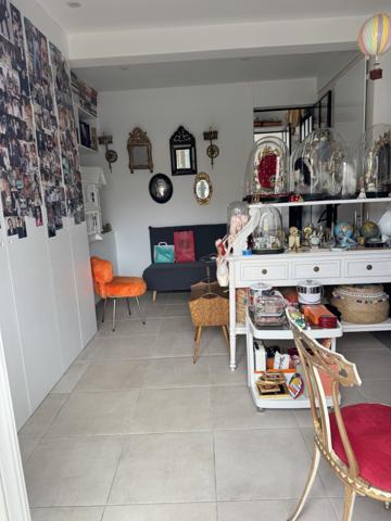 Maison
                                                                                                                                                                                                                                                                                                                        6 pièce(s)                                                                                                                                                                                                          4 chambre(s)                                                                                                                                                                                                          130  m²