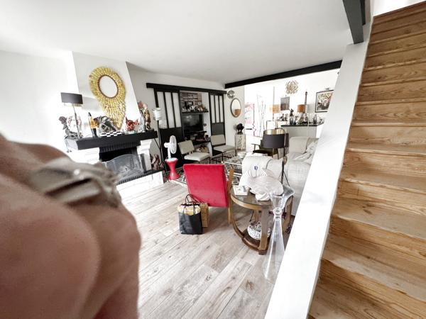 Maison
                                                                                                                                                                                                                                                                                                                        6 pièce(s)                                                                                                                                                                                                          4 chambre(s)                                                                                                                                                                                                          130  m²