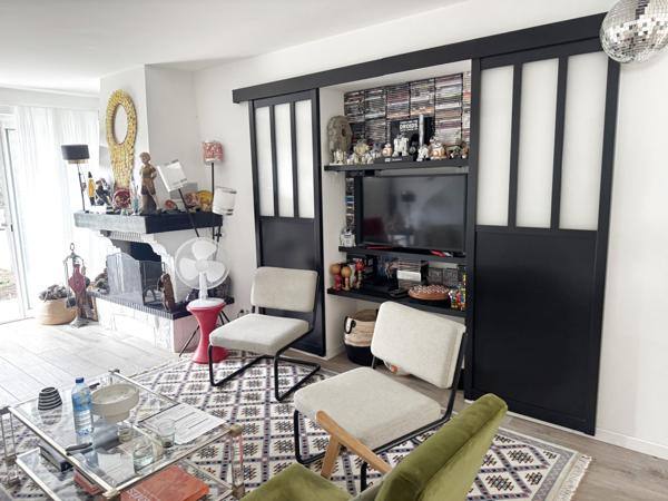 Maison
                                                                                                                                                                                                                                                                                                                        6 pièce(s)                                                                                                                                                                                                          4 chambre(s)                                                                                                                                                                                                          130  m²