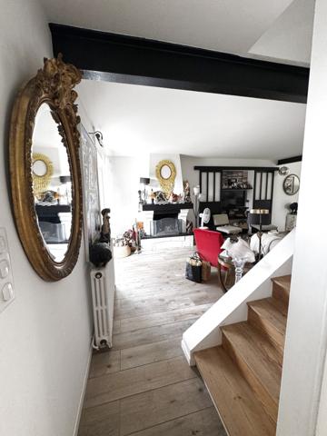 Maison
                                                                                                                                                                                                                                                                                                                        6 pièce(s)                                                                                                                                                                                                          4 chambre(s)                                                                                                                                                                                                          130  m²