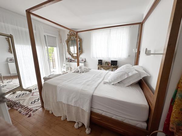 Maison
                                                                                                                                                                                                                                                                                                                        6 pièce(s)                                                                                                                                                                                                          4 chambre(s)                                                                                                                                                                                                          130  m²