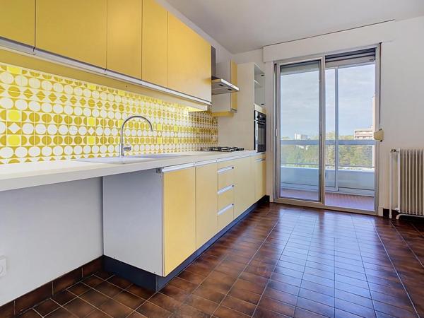 T3 – TERRASSE – GARAGE – PARKING – CAVE – 96 m² – 69300 – CALUIRE ET CUIRE