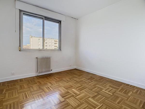 T3 – TERRASSE – GARAGE – PARKING – CAVE – 96 m² – 69300 – CALUIRE ET CUIRE