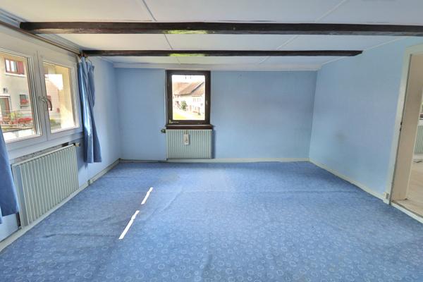 Maison avec grange à Faverois, proche frontière suisse