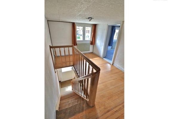 Maison avec grange à Faverois, proche frontière suisse