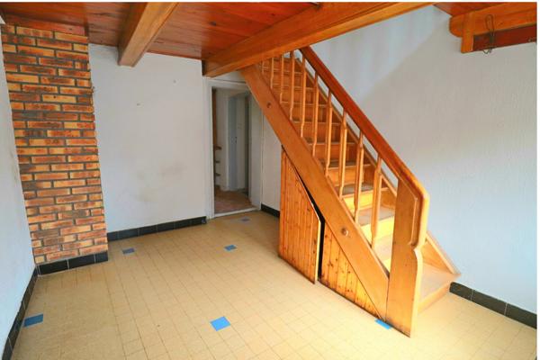 Maison avec grange à Faverois, proche frontière suisse