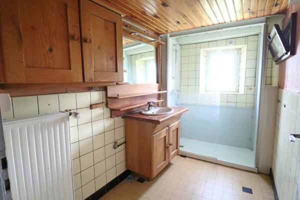 Maison avec grange à Faverois, proche frontière suisse