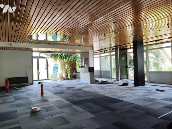 2414 - ANCIEN HOTEL-RESTAURANT A RENOVER SUR UN TERRAIN ARBORE DE 91A65CA