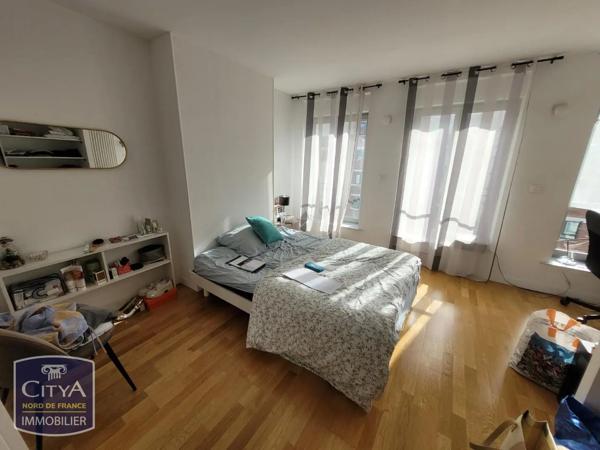 Appartement à louer 4 pièces 92.64m² Lille (59800)