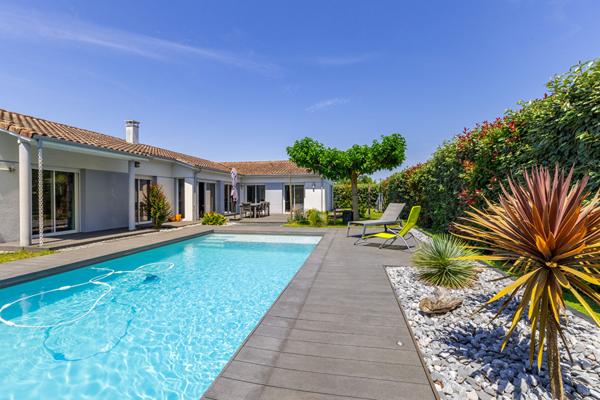 Maison Leognan 7 pièce(s) 160 m2