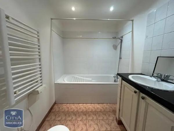 Appartement à louer 1 pièce 32.5m²