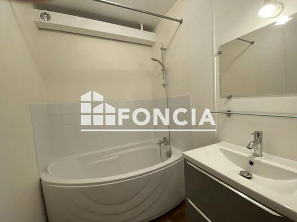 Location Appartement 2 pièces 53.1 m² - 175 AVENUE CHARLES DE GAULLE Charleville Mezieres 08000