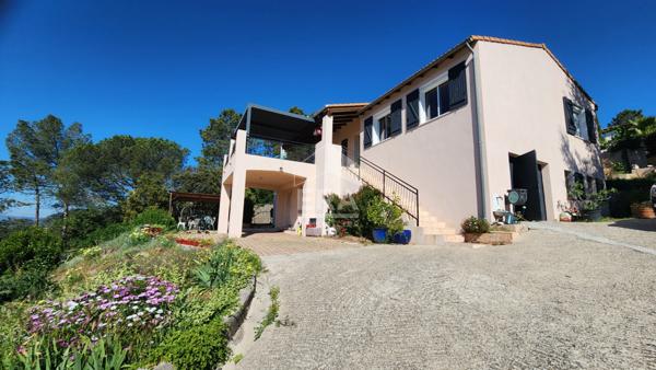 Maison de caractère de 132 m² avec vue dégagée Vidauban