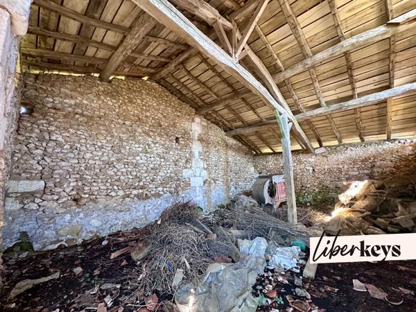 Corps de ferme à restaurer