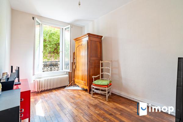Appartement 3 pièces avec jardin et à faibles charges à 2 min de la Gare La Barre Ormesson