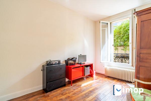Appartement 3 pièces avec jardin et à faibles charges à 2 min de la Gare La Barre Ormesson