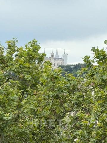 LYON 6 – QUAI DE SERBIE – DERNIER ÉTAGE – VUE FOURVIÈRE