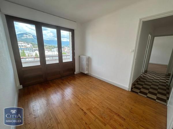 Appartement à louer 2 pièces 43.69m² Chambéry (73000)