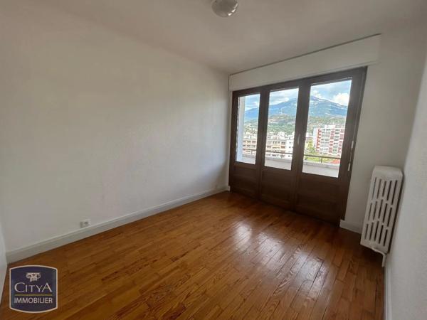 Appartement à louer 2 pièces 43.69m² Chambéry (73000)