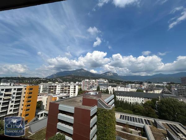 Appartement à louer 2 pièces 43.69m² Chambéry (73000)