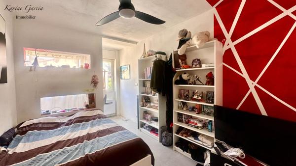 CENTRE VILLE SIX FOURS LES PLAGES - MAISON DE TYPE 4 - GARAGE - TERRAIN 260 M²