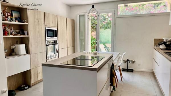 CENTRE VILLE SIX FOURS LES PLAGES - MAISON DE TYPE 4 - GARAGE - TERRAIN 260 M²