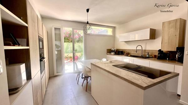 CENTRE VILLE SIX FOURS LES PLAGES - MAISON DE TYPE 4 - GARAGE - TERRAIN 260 M²
