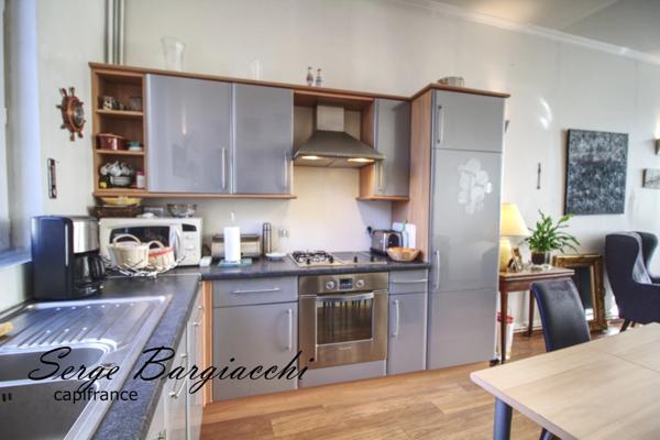 A DOUAI (59) centre , Immeuble de rapport, 2 lots, 80 m²