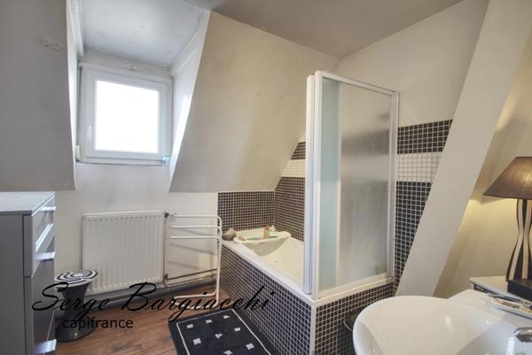 A DOUAI (59) centre , Immeuble de rapport, 2 lots, 80 m²