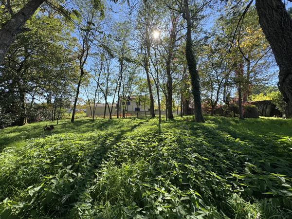 Saint-Yzan-de-Soudiac (33920) Terrain constructible de 854m2