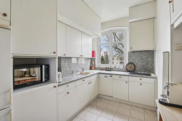 Neuilly-sur-Seine – Rue Perronet – 62 m² – 3ᵉ étage avec ascenseur – Plein sud – Calme sur jardins