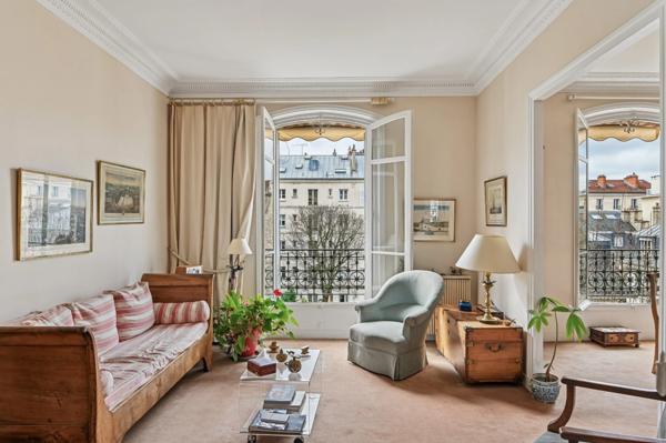 Neuilly-sur-Seine – Rue Perronet – 62 m² – 3ᵉ étage avec ascenseur – Plein sud – Calme sur jardins