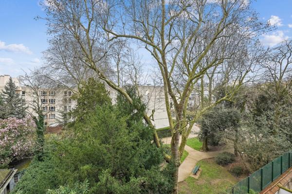 Neuilly-sur-Seine – Rue Perronet – 62 m² – 3ᵉ étage avec ascenseur – Plein sud – Calme sur jardins