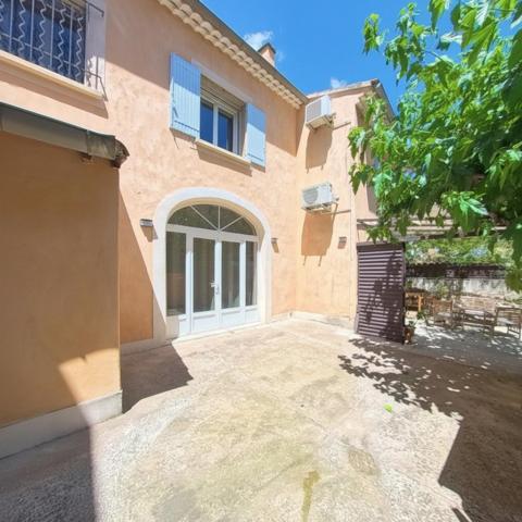 Saint-Saturnin · Maison de village rénovée 130 m²