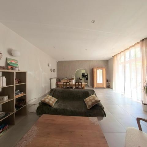 Saint-Saturnin · Maison de village rénovée 130 m²