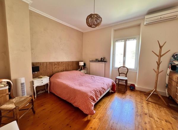 Saint-Saturnin · Maison de village rénovée 130 m²