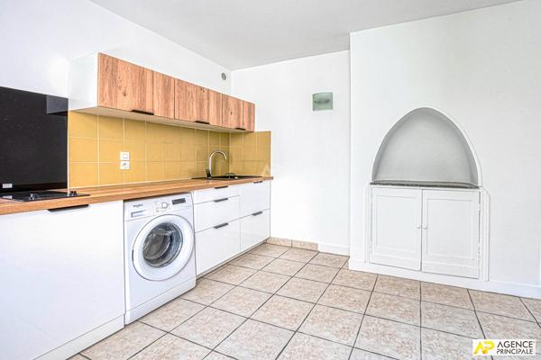 Versailles Notre-Dame Appartement 2 pièces 32.93 m² carrez situé au 1er étage 303 000 € **  - Référence  28506