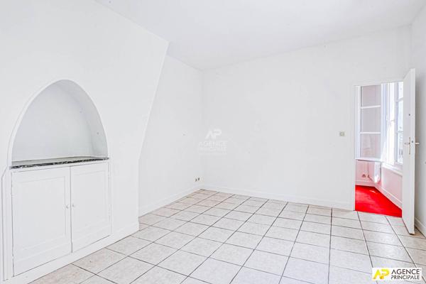 Versailles Notre-Dame Appartement 2 pièces 32.93 m² carrez situé au 1er étage 303 000 € **  - Référence  28506
