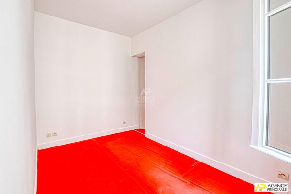 Versailles Notre-Dame Appartement 2 pièces 32.93 m² carrez situé au 1er étage 303 000 € **  - Référence  28506