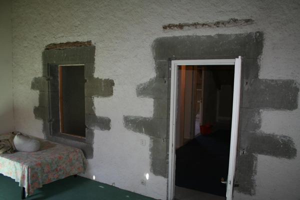 Cœur de village, cœur à prendre : une bâtisse de 560 m² cherche projet ambitieux.