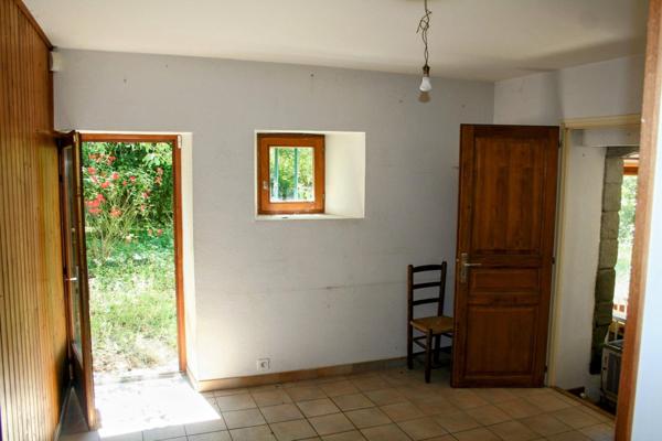 Cœur de village, cœur à prendre : une bâtisse de 560 m² cherche projet ambitieux.