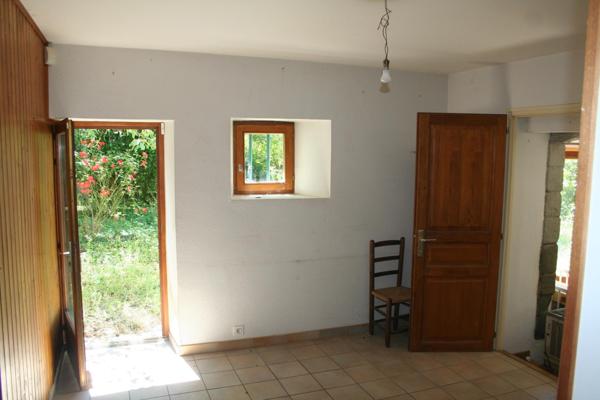 Cœur de village, cœur à prendre : une bâtisse de 560 m² cherche projet ambitieux.